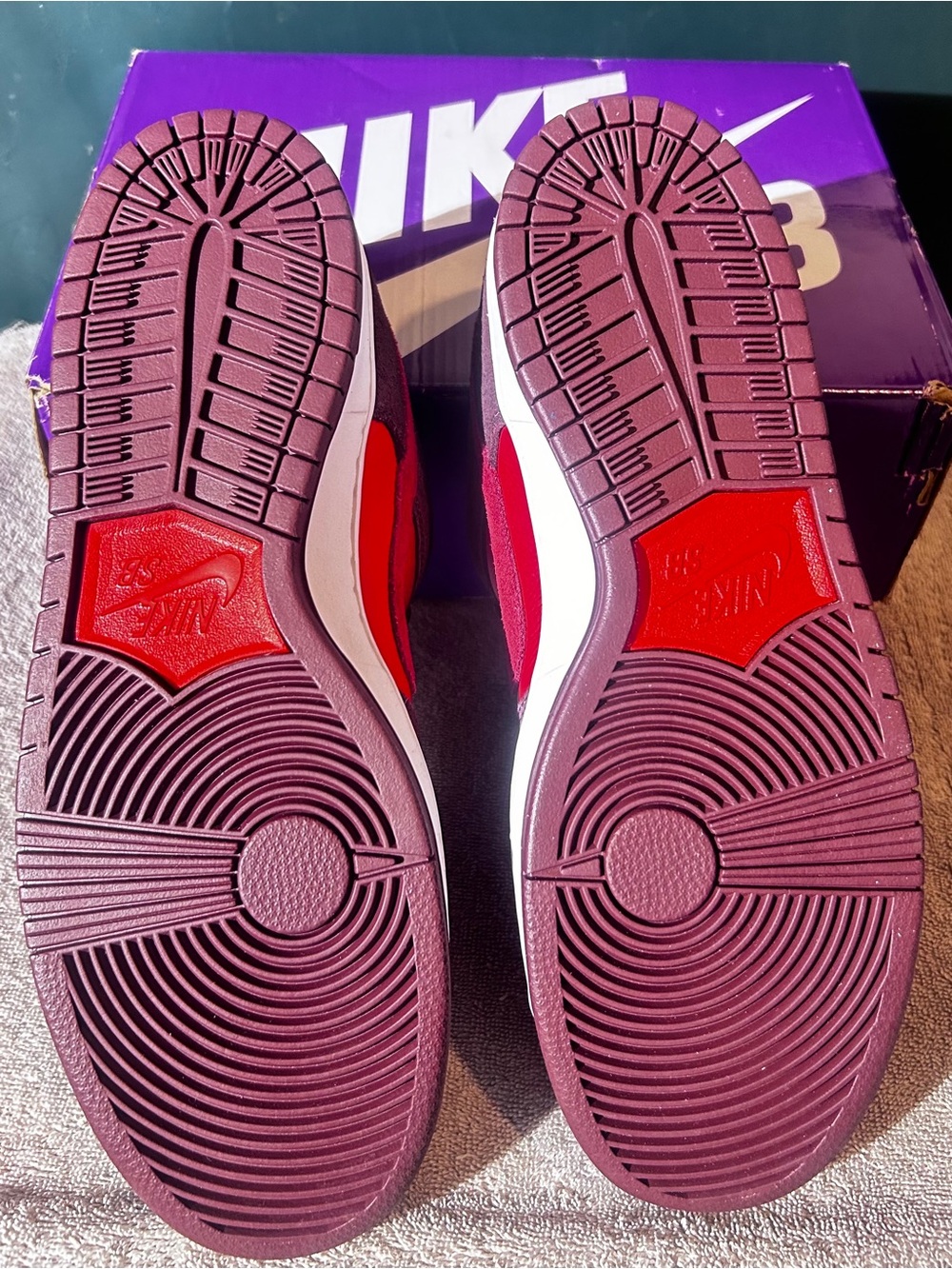 Nike SB Dunk Low Pro "Cherry" – Men's Size 12 - Picture 4 of 5